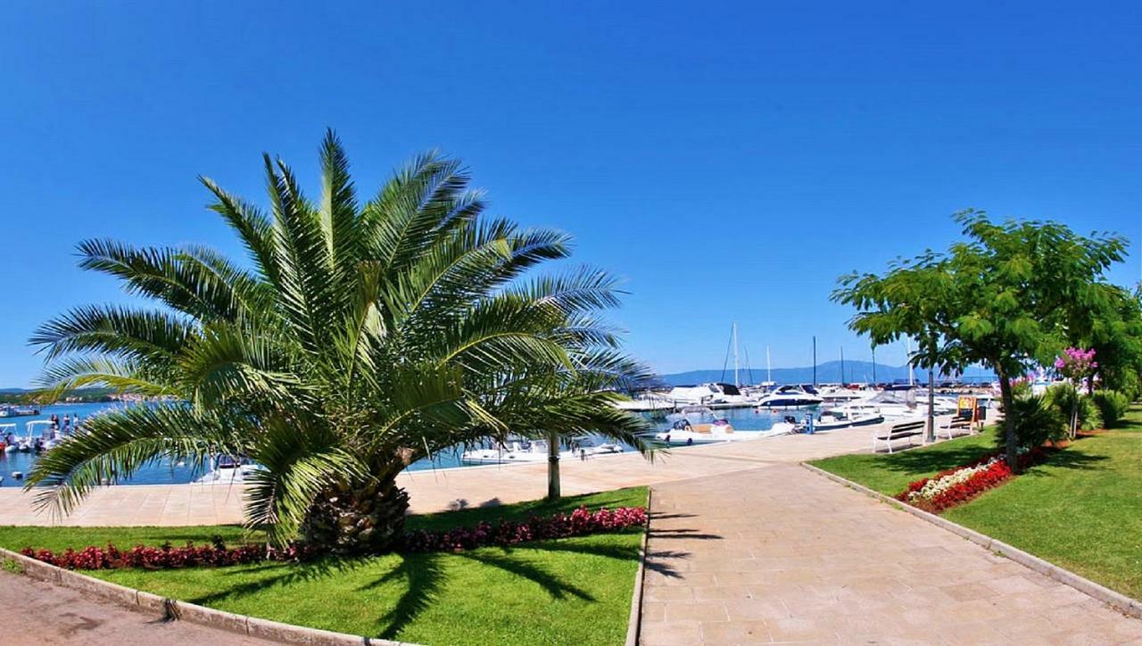 Blue Sky Residence Malinska Esterno foto