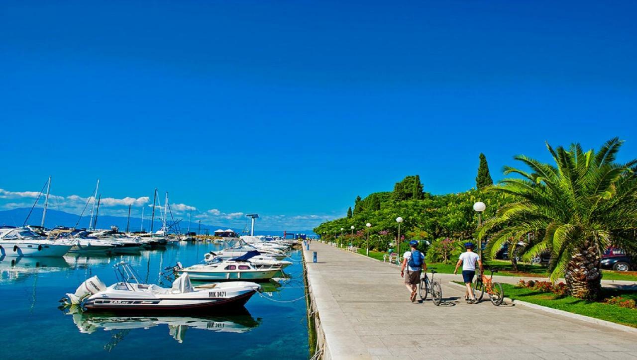 Blue Sky Residence Malinska Esterno foto